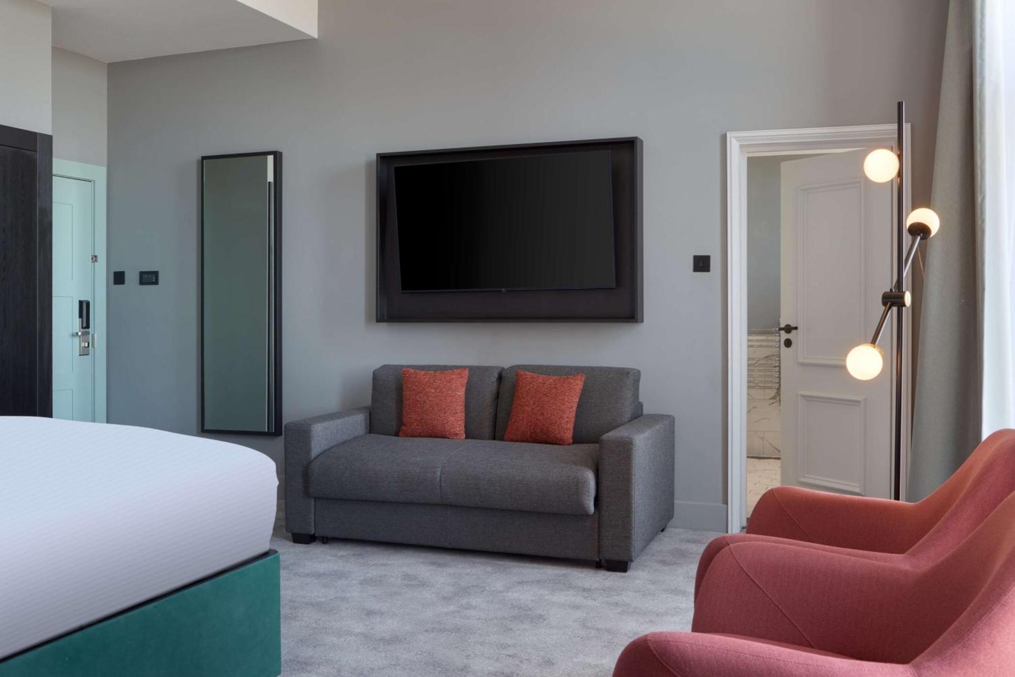 One-Bedroom King Suite Balcony View